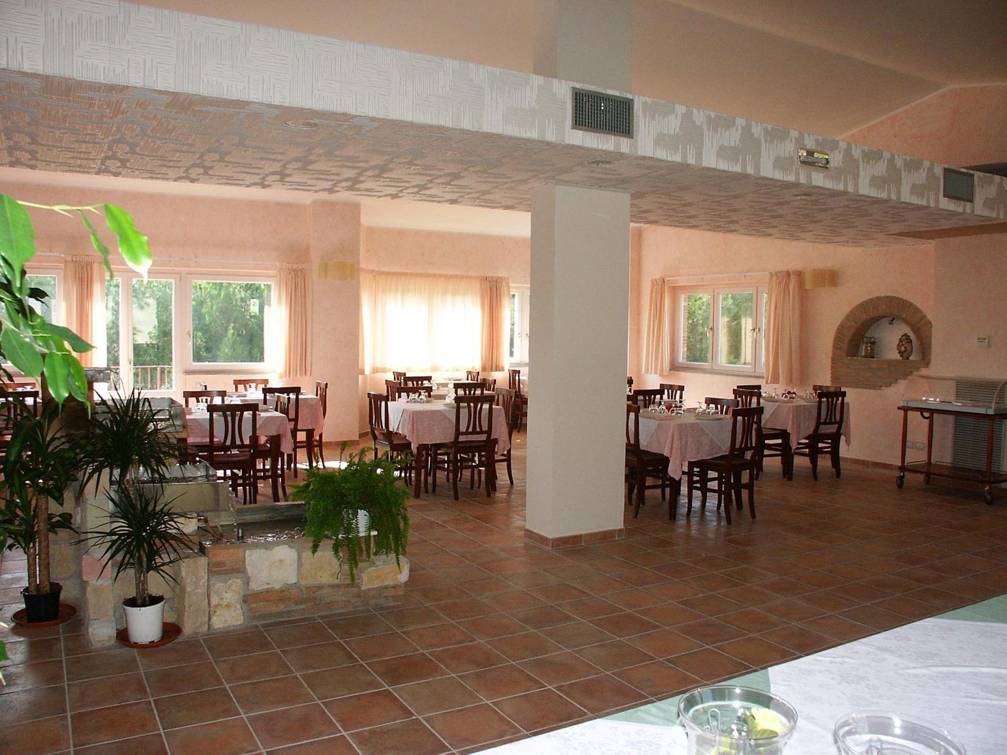 לינה וארוחת בוקר קטנזארו Borgo Piazza מראה חיצוני תמונה